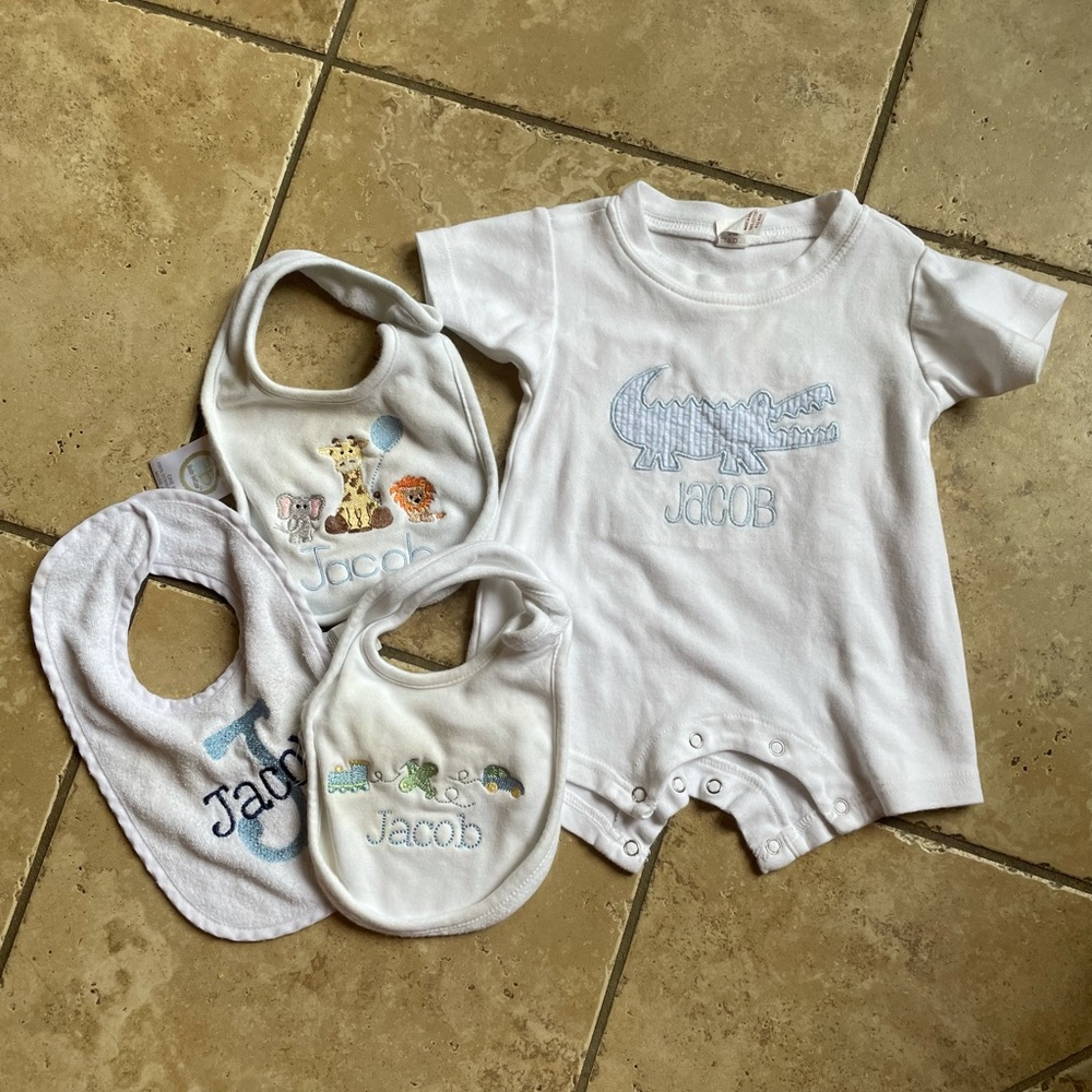 “Jacob” bundle of bodysuit romper and bibs 6-12m